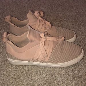 Steve Madden Lancer Sneaker